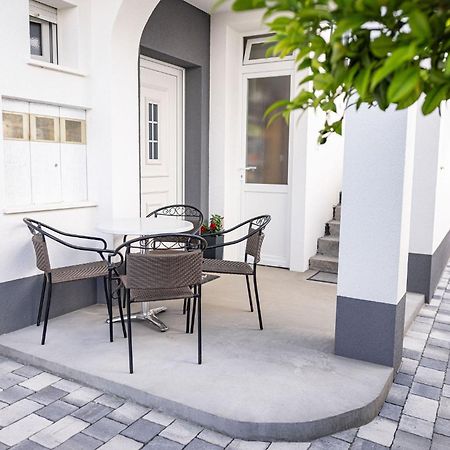 Apartments Veronika 特罗吉尔 外观 照片