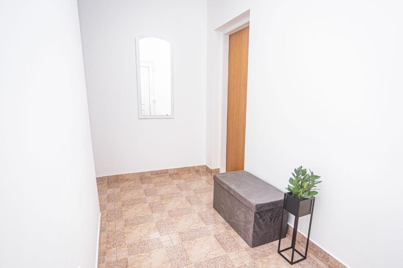 Apartments Veronika 特罗吉尔 外观 照片