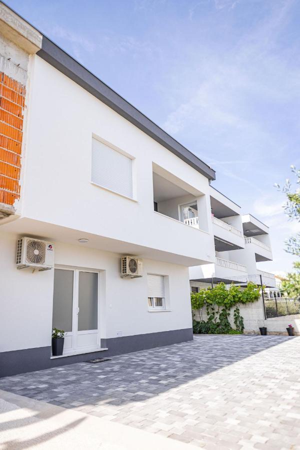 Apartments Veronika 特罗吉尔 外观 照片